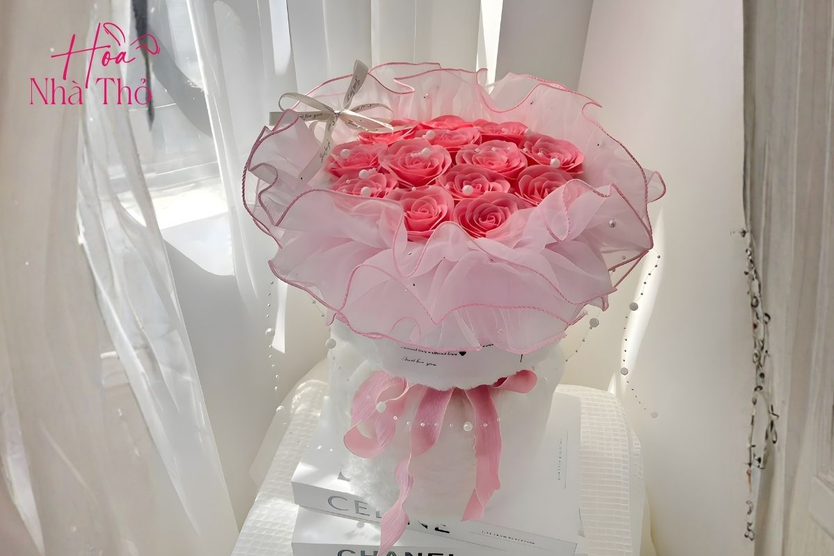 Mẫu hoa đỏ nhung phối voan